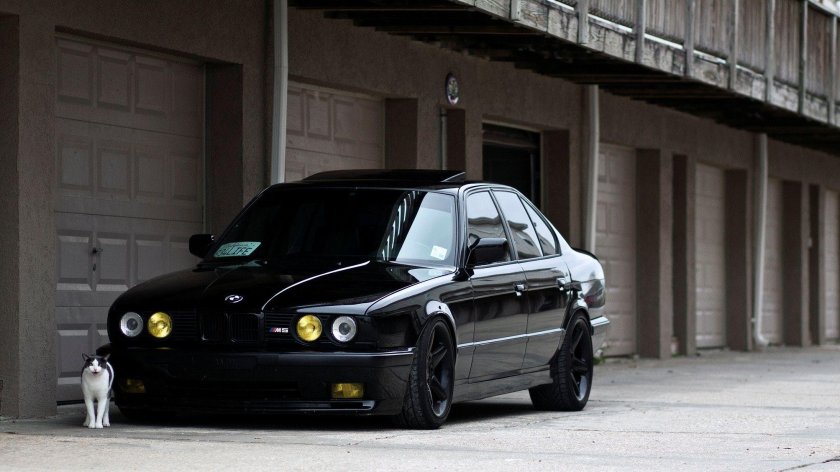 BMW e34 черная