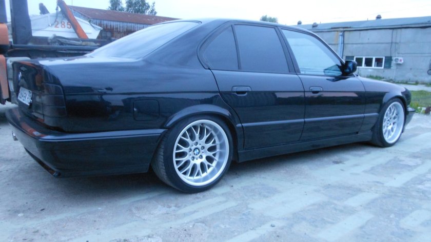 BMW e34 r17