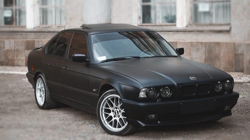 БМВ е34 черная матовая