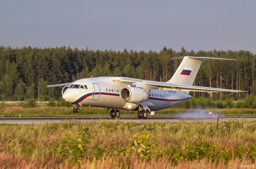 Самолет ан 148