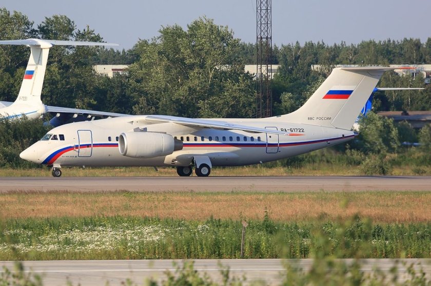 АН-148 пассажирский самолёт