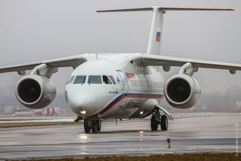АН-148 пассажирский самолёт