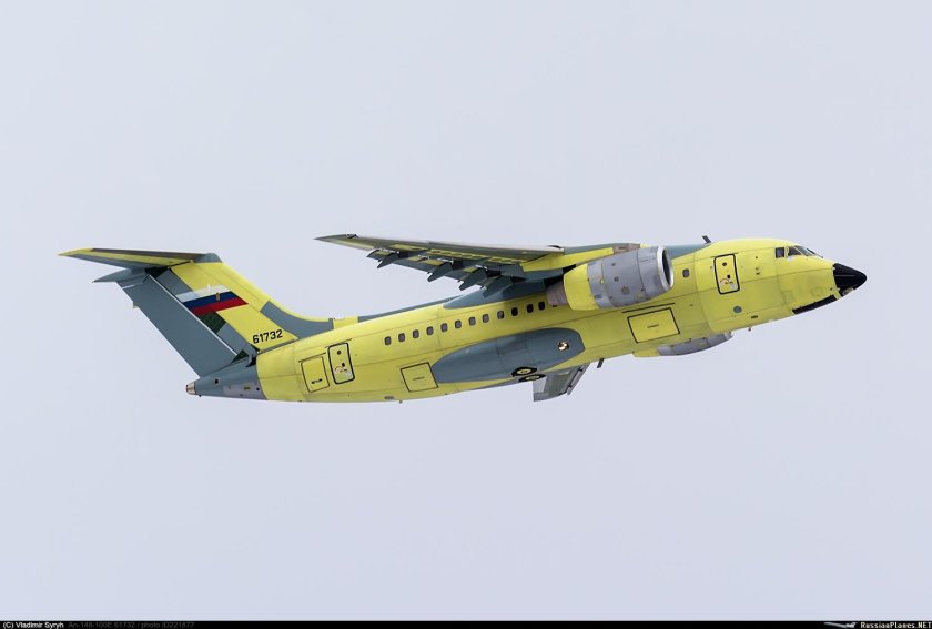 АН-148 самолет