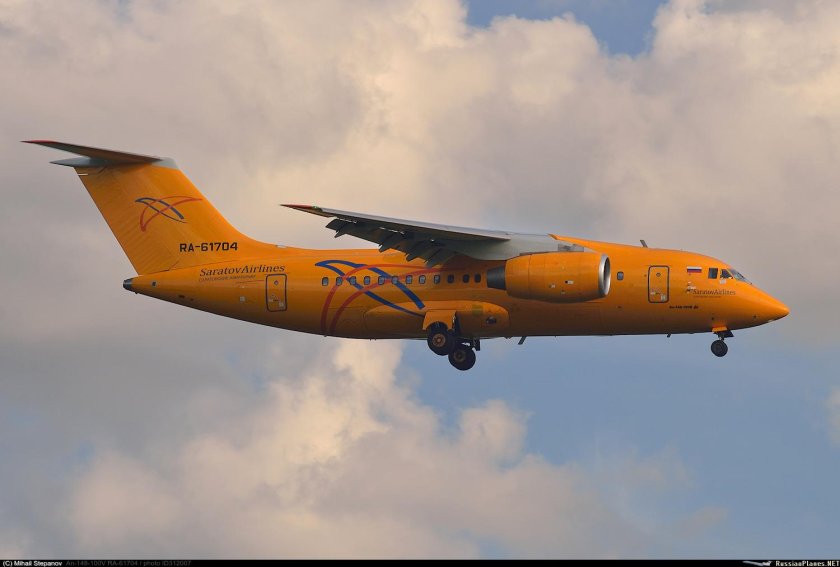 Самолёт АН 148-100 Саратовские авиалинии