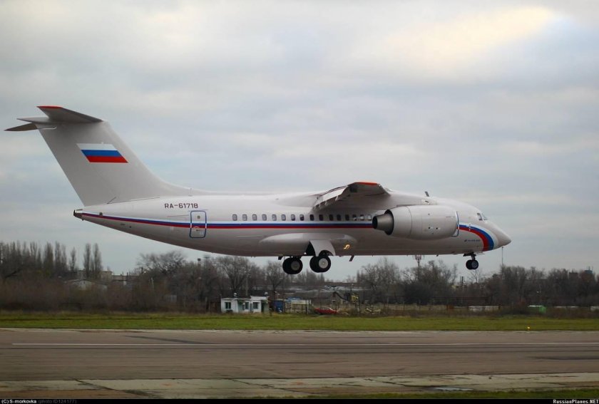 Самолет АН 148 100 Е