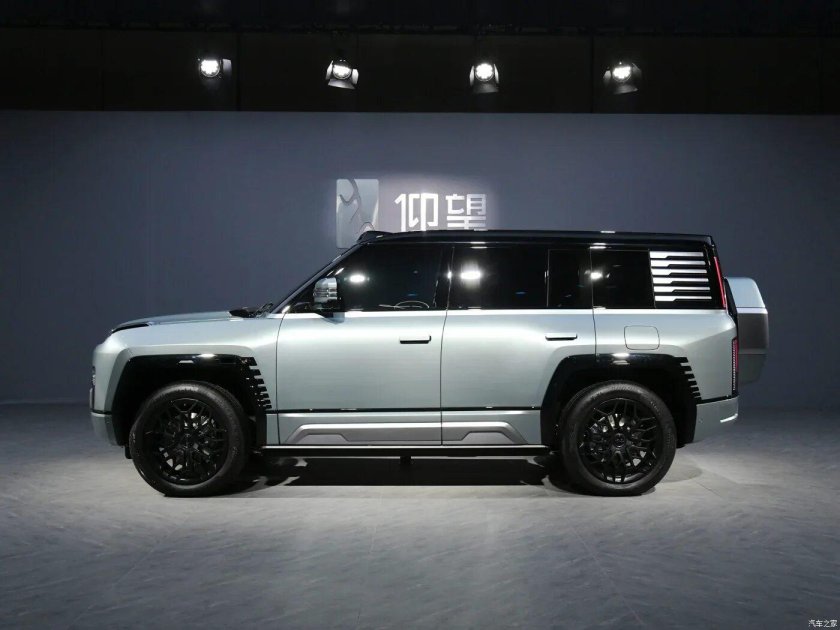 Yangwang u8 внедорожник