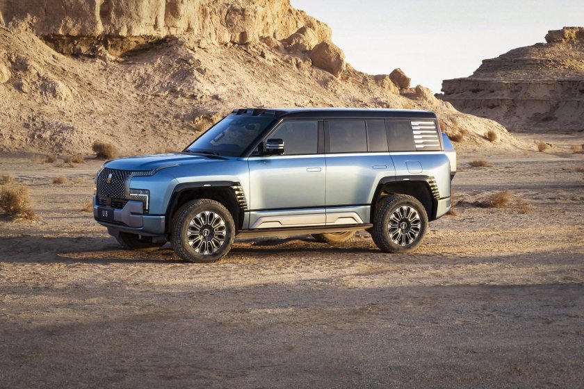 Внедорожник BYD Yangwang u8
