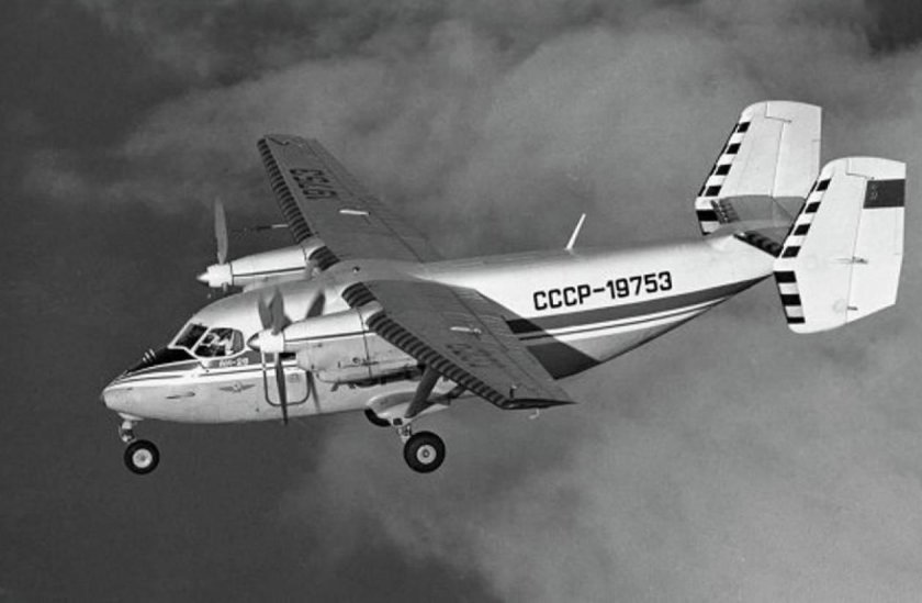 АН-28 пассажирский самолёт