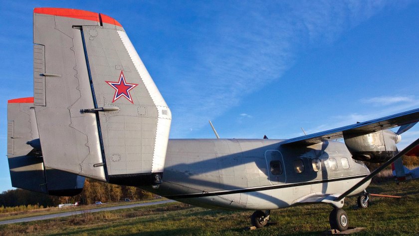 АН-28 пассажирский самолёт