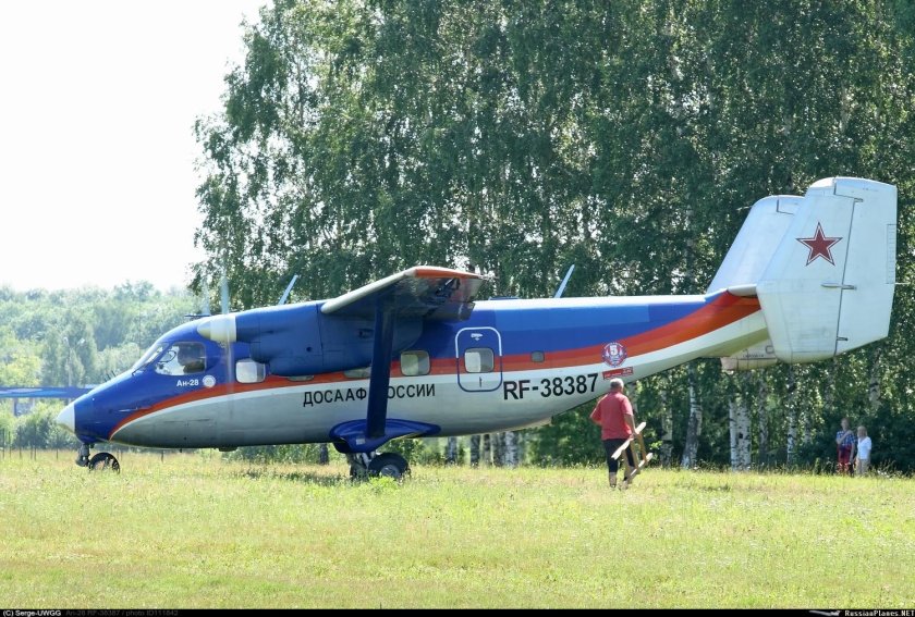 АН 28 самолет