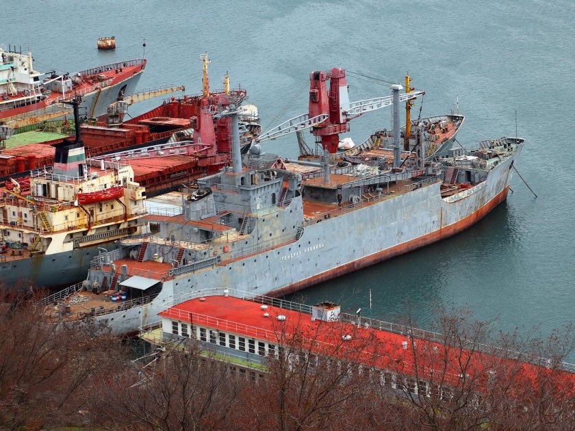 Морской транспорт генерал Рябиков