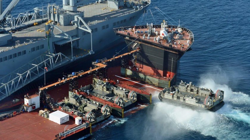 Судно снабжения ВМФ