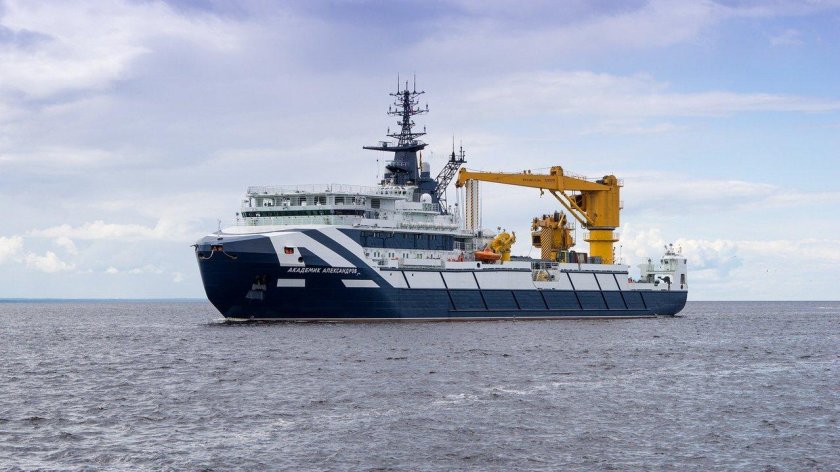 Судно ОИС академик Александров