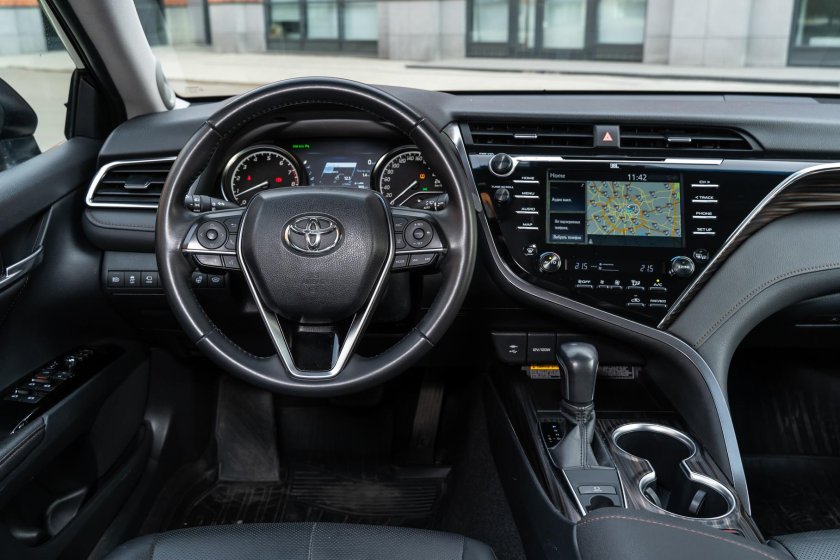 Тойота Камри 70 салон