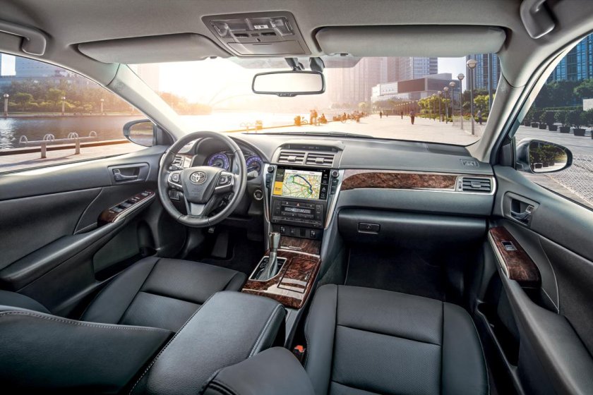 Toyota Camry 2017 салон