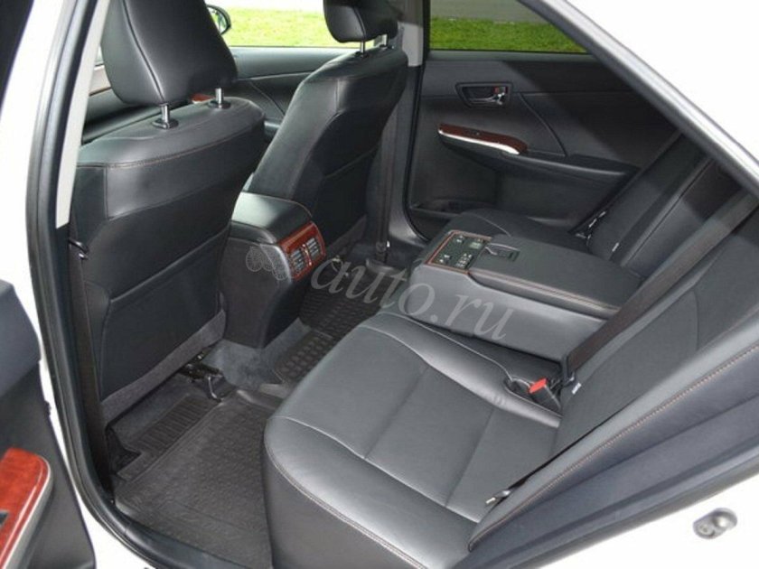 Камри 3.5 салон сзади
