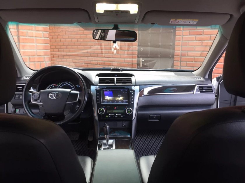 Toyota Camry 2015 салон