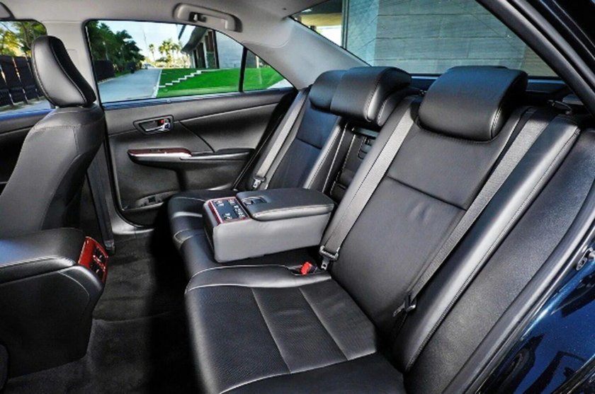 Камри 50 салон сзади