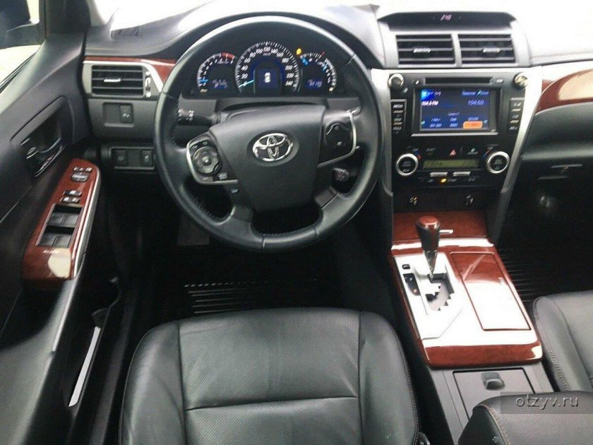 Toyota Camry 50 салон