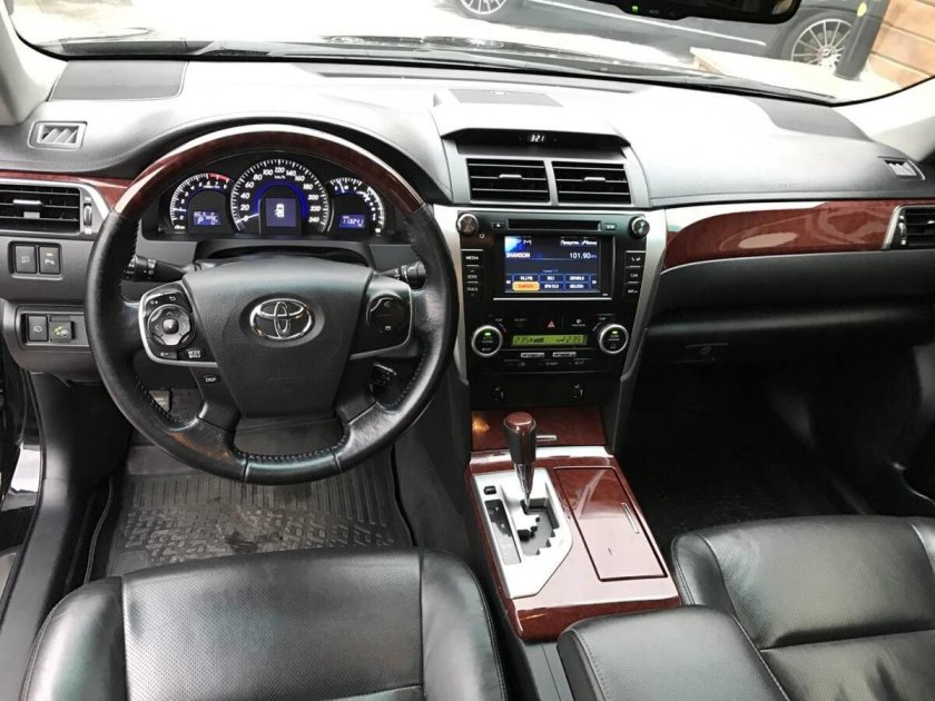 Toyota Camry 2.5 2012