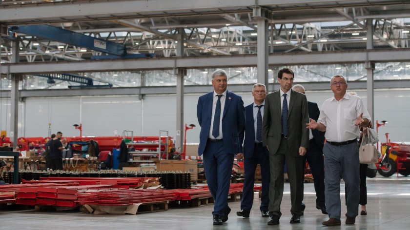 Завод по производству сельхозтехники