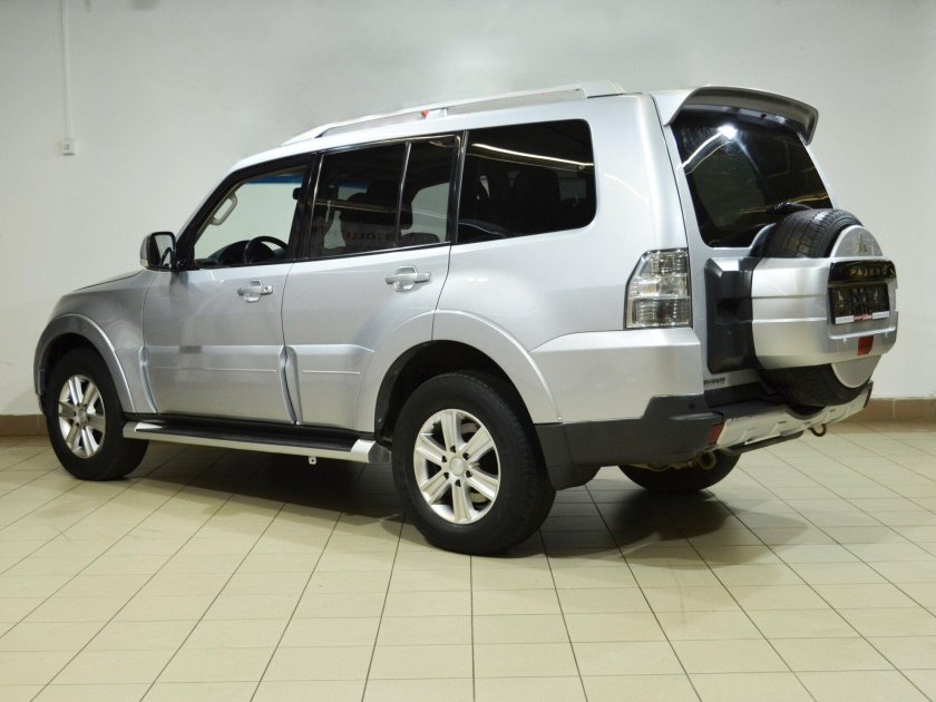 Mitsubishi Pajero 5