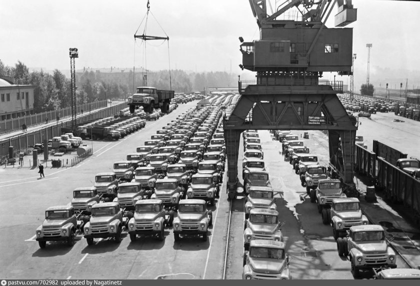 Московский завод имени Лихачева (ЗИЛ)