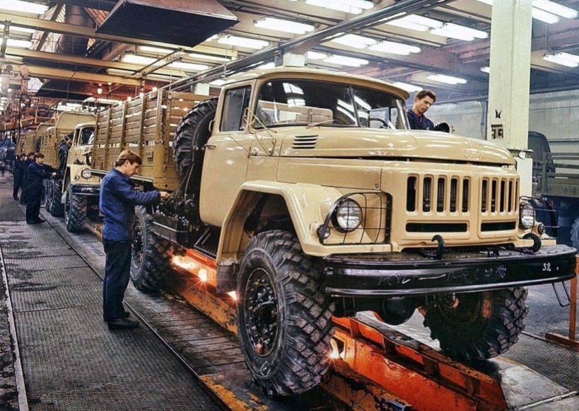 ЗИЛ-131 грузовой автомобиль