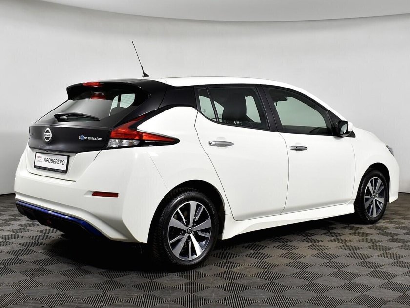 Nissan Leaf ze1