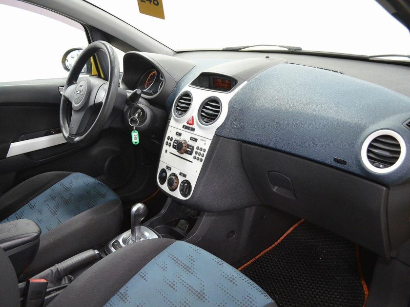 Опель корса 2011