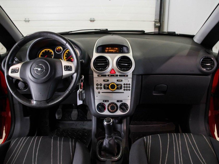 Opel Corsa d 2007 салон