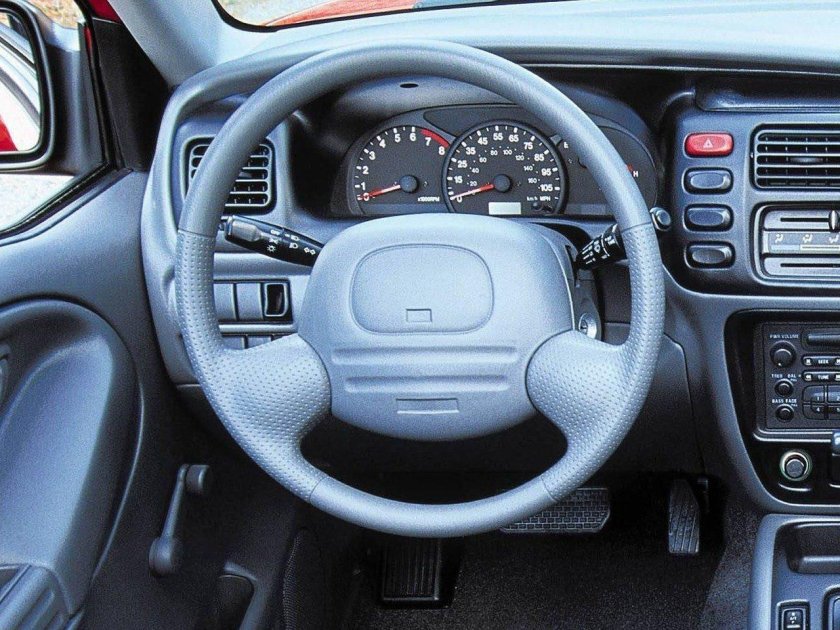 Chevrolet Tracker 1999 салон