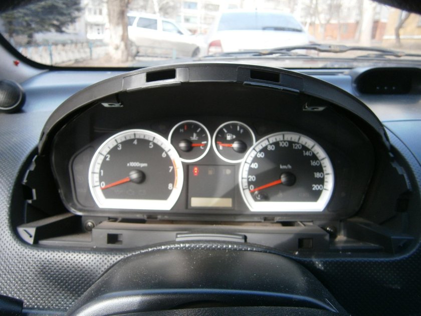 Шевроле Авео приборная панель