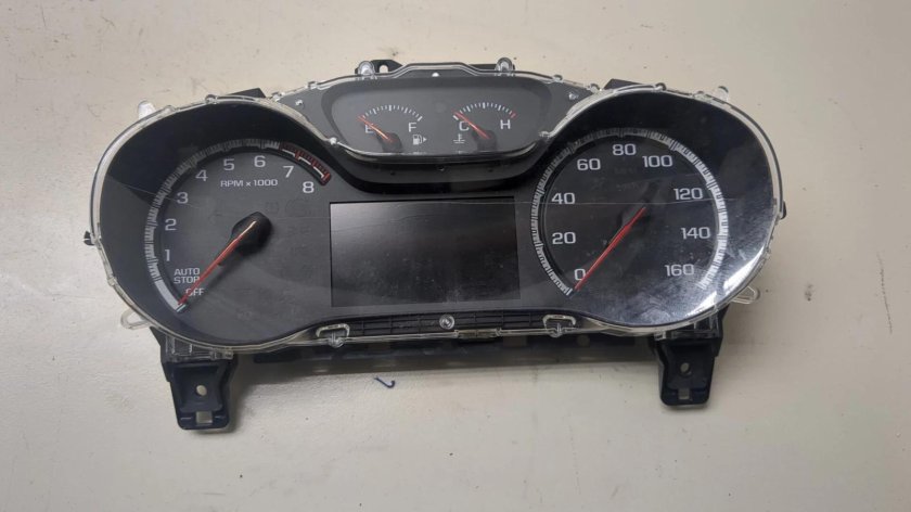 Приборная панель Круз 2018