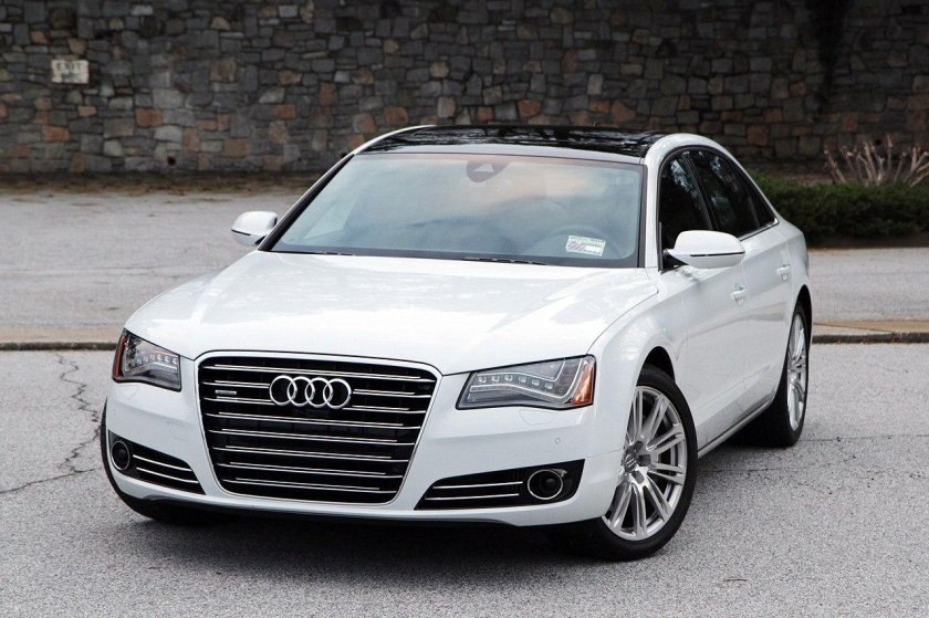 Машина Ауди а8