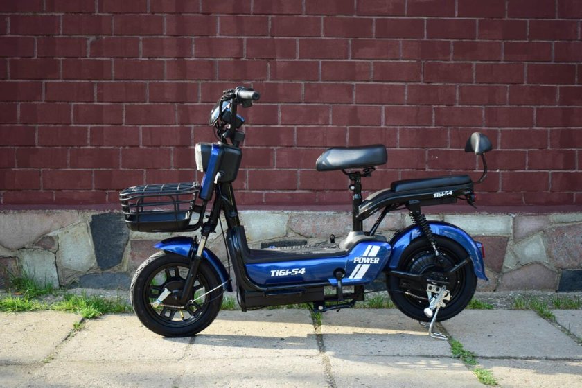 Электроскутер двухместный