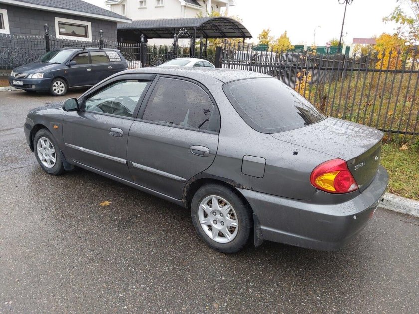 Kia Sephia 2003