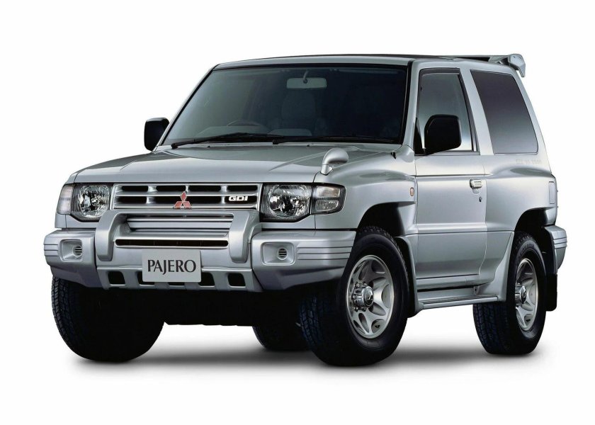 Mitsubishi Pajero II 3