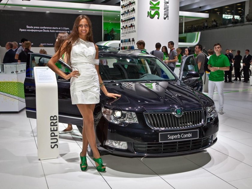 Skoda Superb в автосалоне