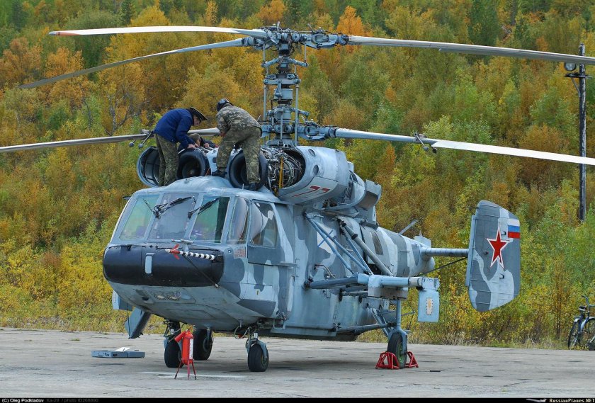 Корабельный транспортно-боевой вертолет ка-29