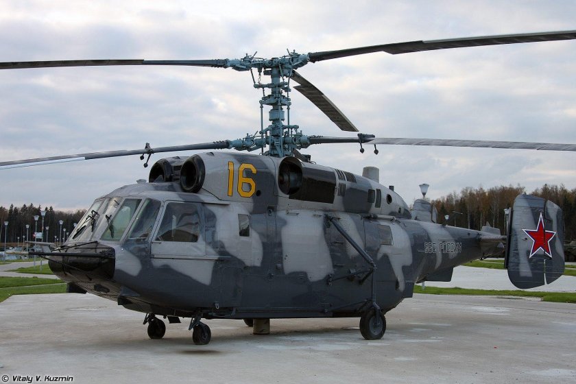 Корабельный транспортно-боевой вертолет ка-29