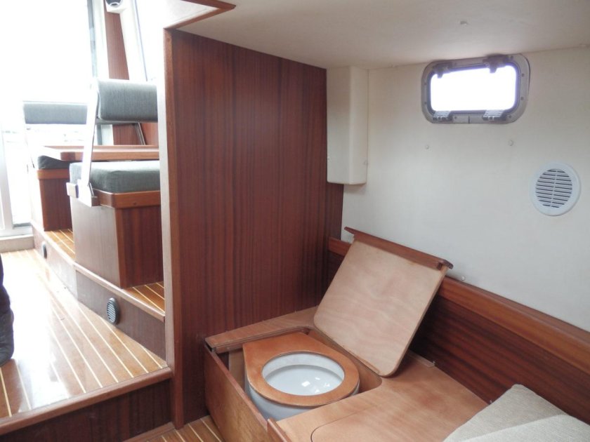 Катер Маршал 2000 с каютой