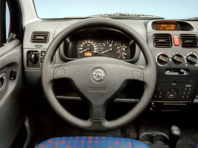 Опель Агила 1.2 салон