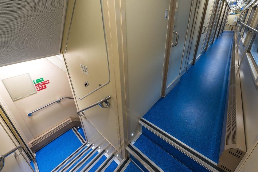 Двухэтажный вагон РЖД купе
