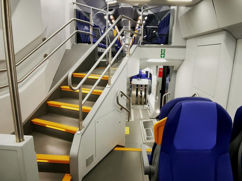 Двухэтажный вагон тележка