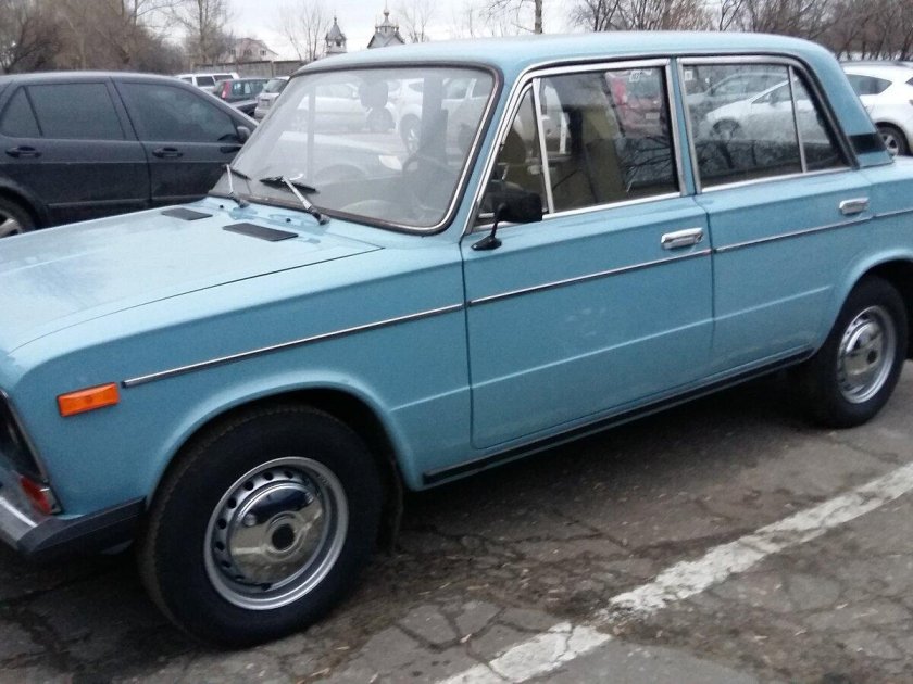 ВАЗ 2106 голубая