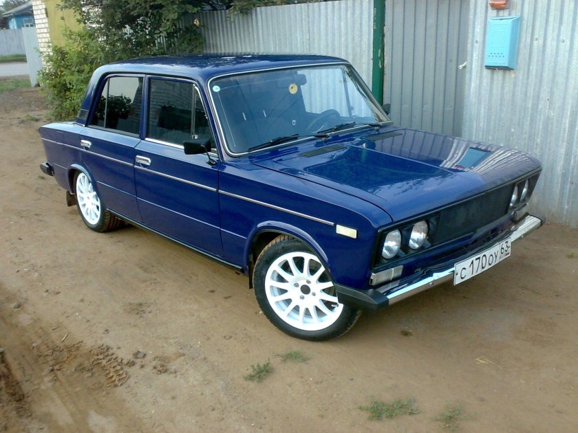 ВАЗ 2106 темно синяя