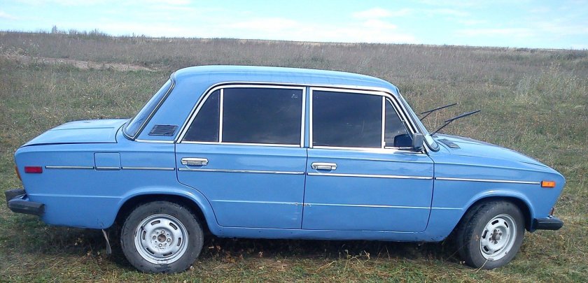 Лада 2106 голубая