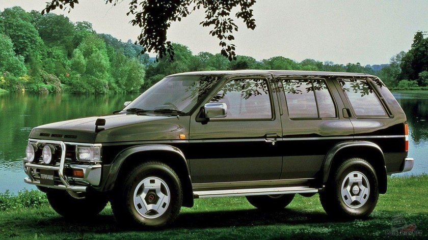 Nissan Terrano 1990
