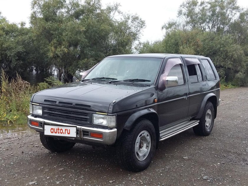 Nissan Terrano i 1992